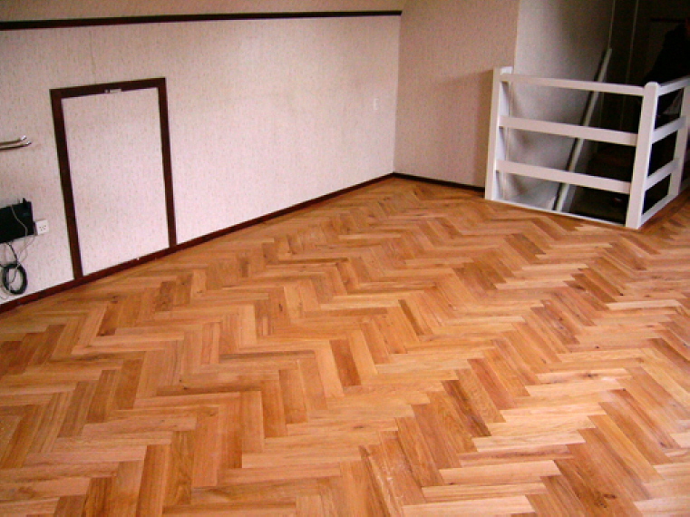 foto s vloeren century visgraat 008